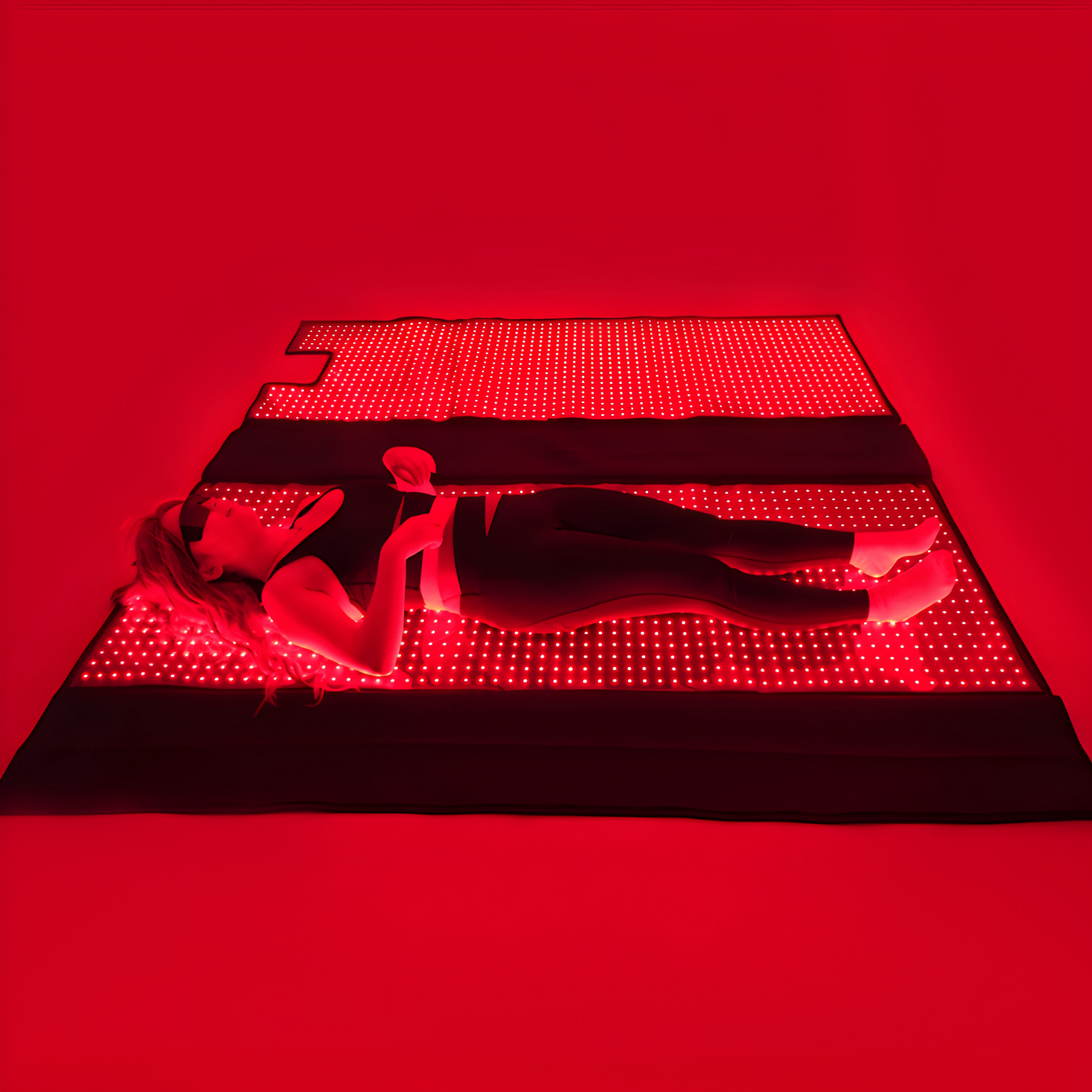 Glow Cocoon – Red Light Therapy Blanket